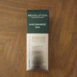 Revolution Niacinamide 15% Serum - Green and Silver Packaging